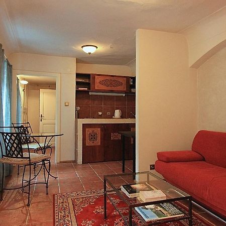 Cool 1 Bedroom Prokopska Apartment In Mala Strana Praga Esterno foto